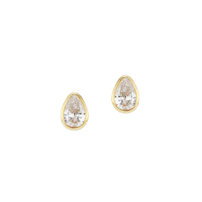 Diamond stud earrings set in 18k gold